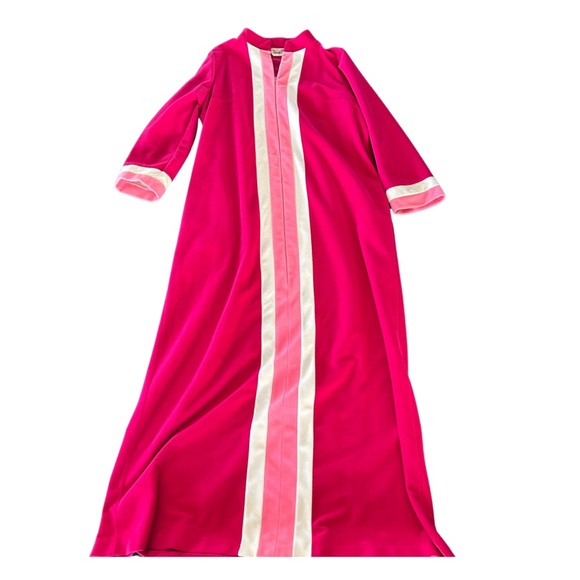 Vanity Fair | Intimates & Sleepwear | Incredible Mrs Roper Vintage 6s ...